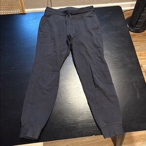 Lululemon Black Sweatpants Joggers size 6 Women’s